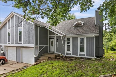 Photo of 1503 W LOULA Street, Olathe, KS 66061 (MLS # 2632894)