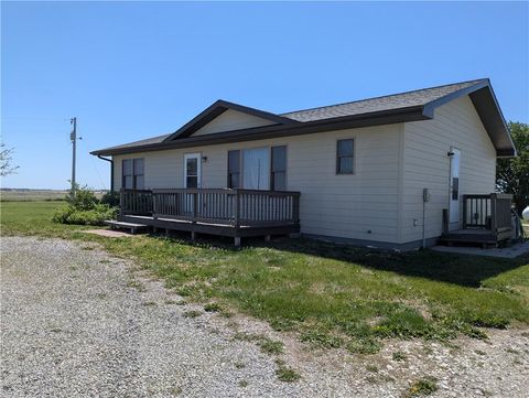 Photo of 1463 Us-73 Highway, Hiawatha, KS 66434 (MLS # 2618422)