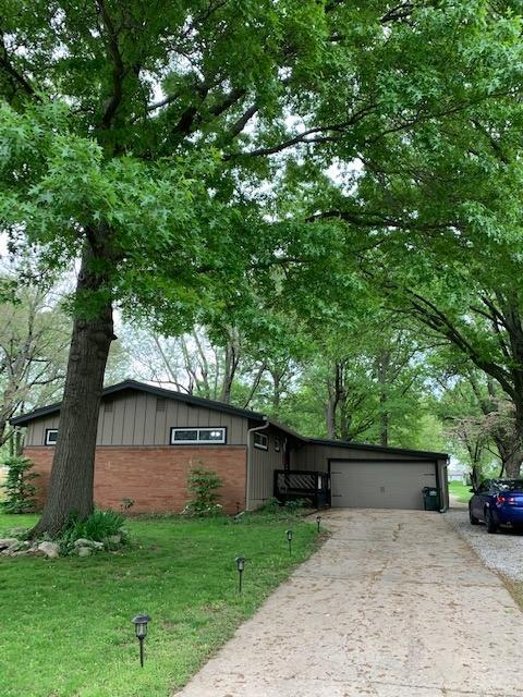 Photo 1 of 32 — 409 NW Waston Road, Lee's Summit, MO 64063
