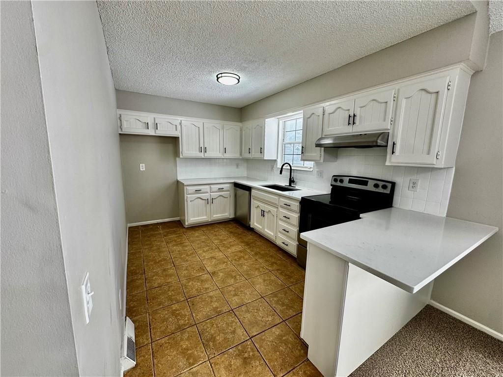 Photo of 8240 NW Birch Lane, Kansas City, MO 64151 (MLS # 2598075)