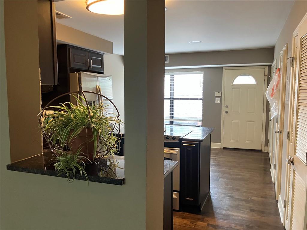 504 W 10th Street 504