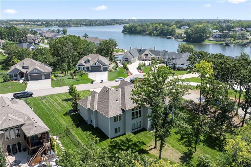7 Dakota Cir, Lake Winnebago, MO, 64034, USA, 5 Bedrooms Bedrooms, ,4 BathroomsBathrooms,Residential,Active,7 Dakota Cir,2635456