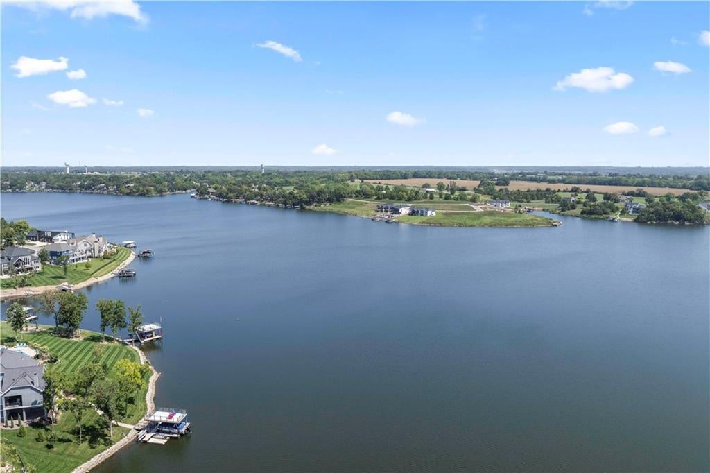 7 Dakota Cir, Lake Winnebago, MO, 64034, USA, 5 Bedrooms Bedrooms, ,4 BathroomsBathrooms,Residential,Active,7 Dakota Cir,2635456