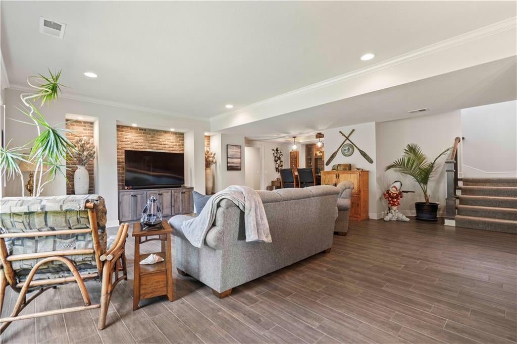 7 Dakota Cir, Lake Winnebago, MO, 64034, USA, 5 Bedrooms Bedrooms, ,4 BathroomsBathrooms,Residential,Active,7 Dakota Cir,2635456