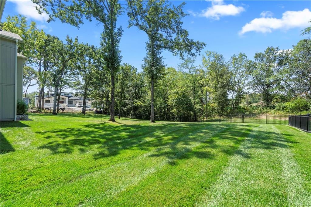 7 Dakota Cir, Lake Winnebago, MO, 64034, USA, 5 Bedrooms Bedrooms, ,4 BathroomsBathrooms,Residential,Active,7 Dakota Cir,2635456