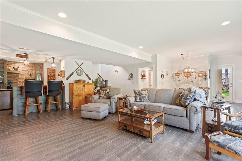 7 Dakota Cir, Lake Winnebago, MO, 64034, USA, 5 Bedrooms Bedrooms, ,4 BathroomsBathrooms,Residential,Active,7 Dakota Cir,2635456