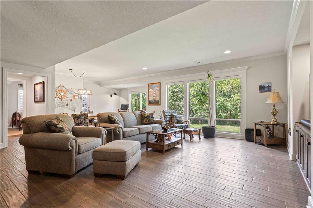 7 Dakota Cir, Lake Winnebago, MO, 64034, USA, 5 Bedrooms Bedrooms, ,4 BathroomsBathrooms,Residential,Active,7 Dakota Cir,2635456