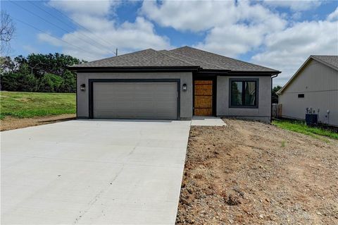 12705 Woodland Avenue, Kansas City, MO 64145 - #: 2571578