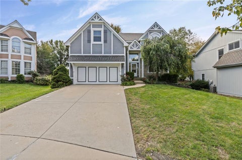 Photo of 8009 W 144th Place, Overland Park, KS 66223 (MLS # 2648605)
