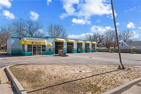 1228 N Pennsylvania Avenue Independence KS 67301