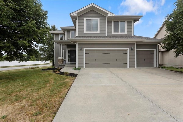 505 SW WEBSTER DR, BLUE SPRINGS, MO 64014 - Image 14b07df9ca9b4f233fcec1eabf77b75b/270351795