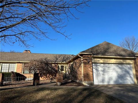 48 HOLLY Drive Olathe KS 66062