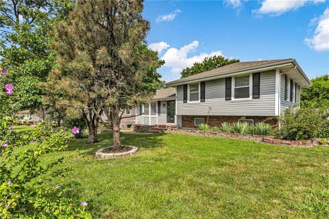 Photo of 1304 NW 65th Terrace, Kansas City, MO 64118 (MLS # 2636298)