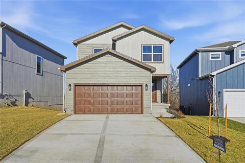 706 Glenn Circle, Raymore, MO 64083 - #: 2550608