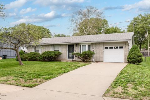 Photo of 5422 Sutton Avenue, Kansas City, KS 66106 (MLS # 2616017)