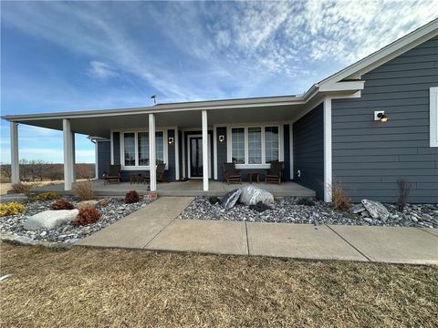 17368 254th Street Tonganoxie KS 66086