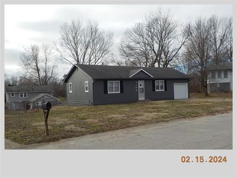 102 SE 245 Road, Warrensburg, MO 64093 - #: 2474356