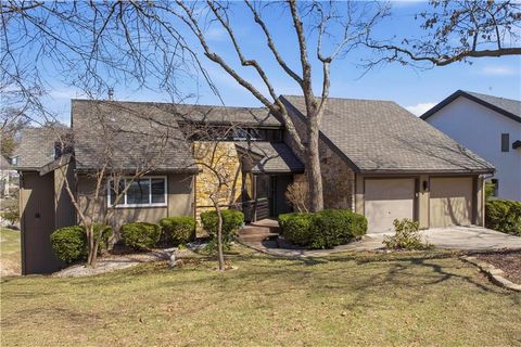 Photo of 222 NW Locust Street, Lees Summit, MO 64064 (MLS # 2615190)