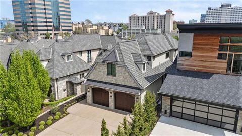 Photo of 4635 Jarboe Street, Kansas City, MO 64112 (MLS # 2610160)