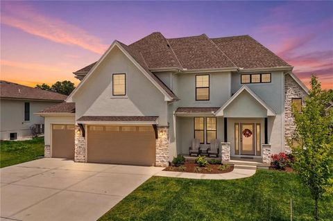 Photo of 2705 NE Wheatley Drive, Blue Springs, MO 64029 (MLS # 2628126)