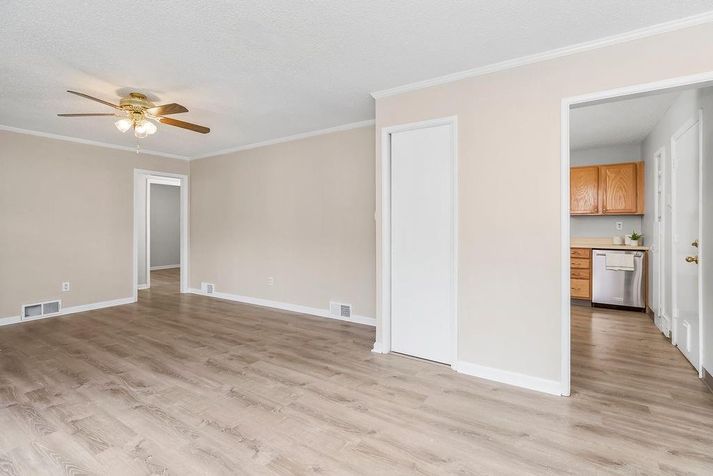 7652 Rainbow Drive