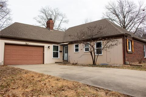 1102 W 86th Street, Kansas City, MO 64114 - #: 2536371