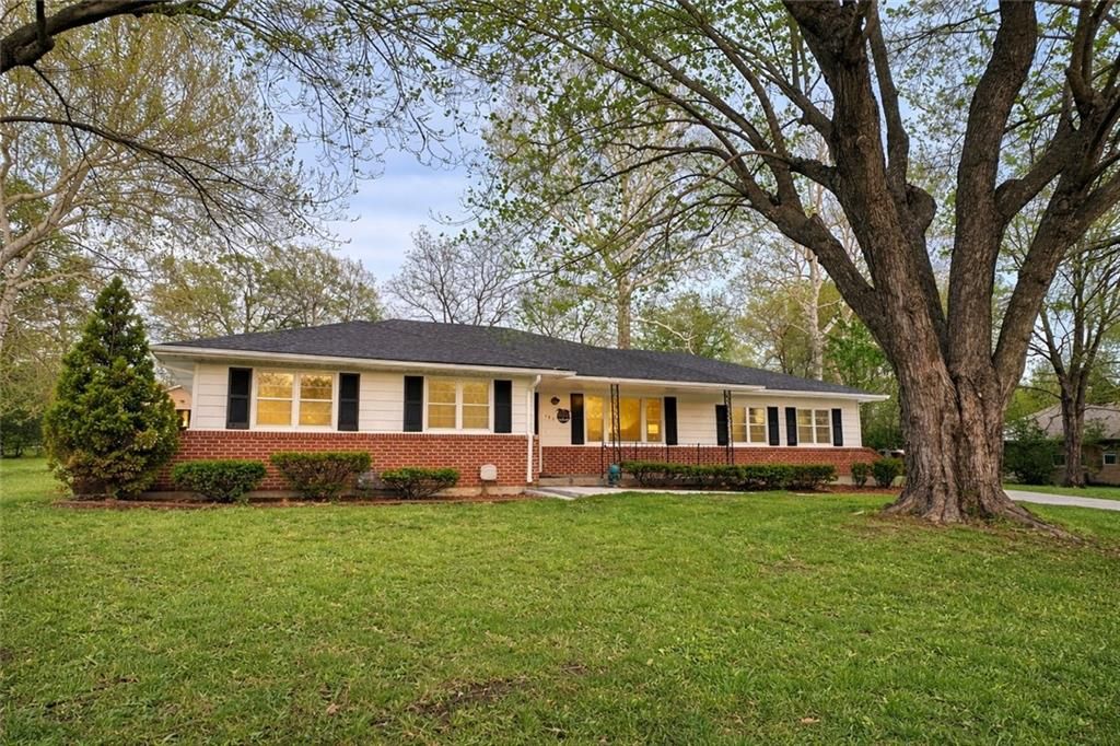 Photo of 401 James Street, Harrisonville, MO 64701 (MLS # 2614949)