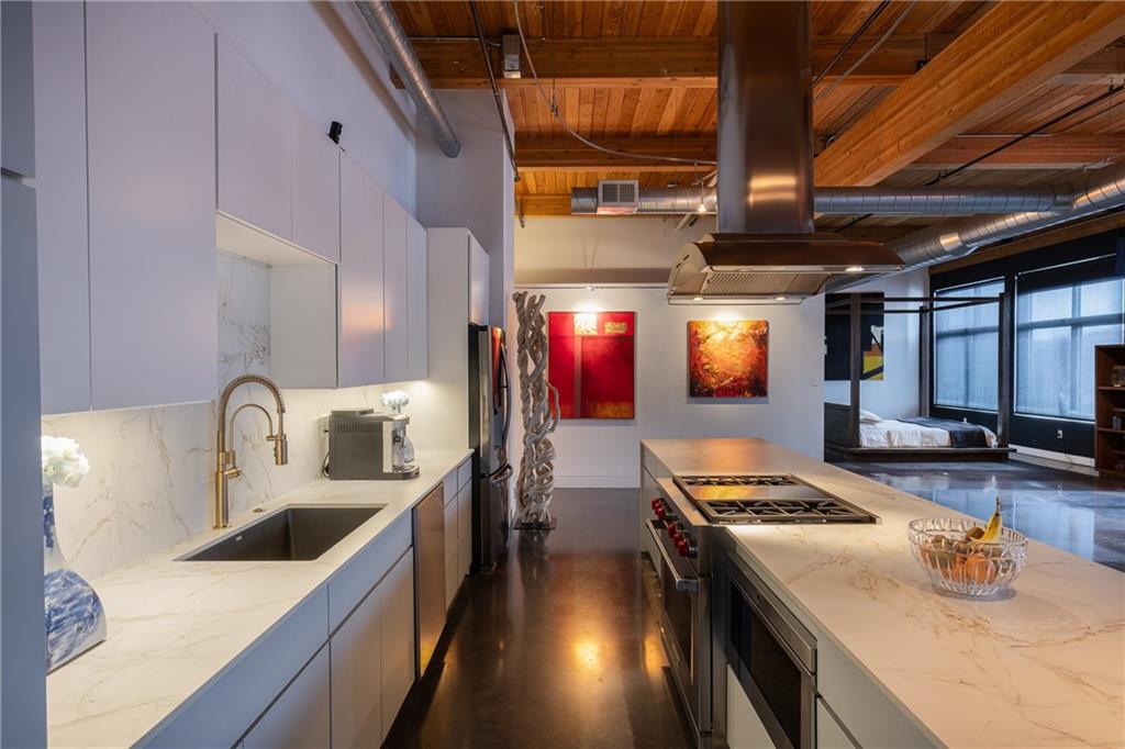 210 W 5th Street 207