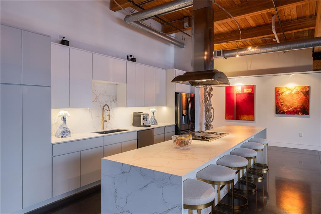 210 W 5th Street 207