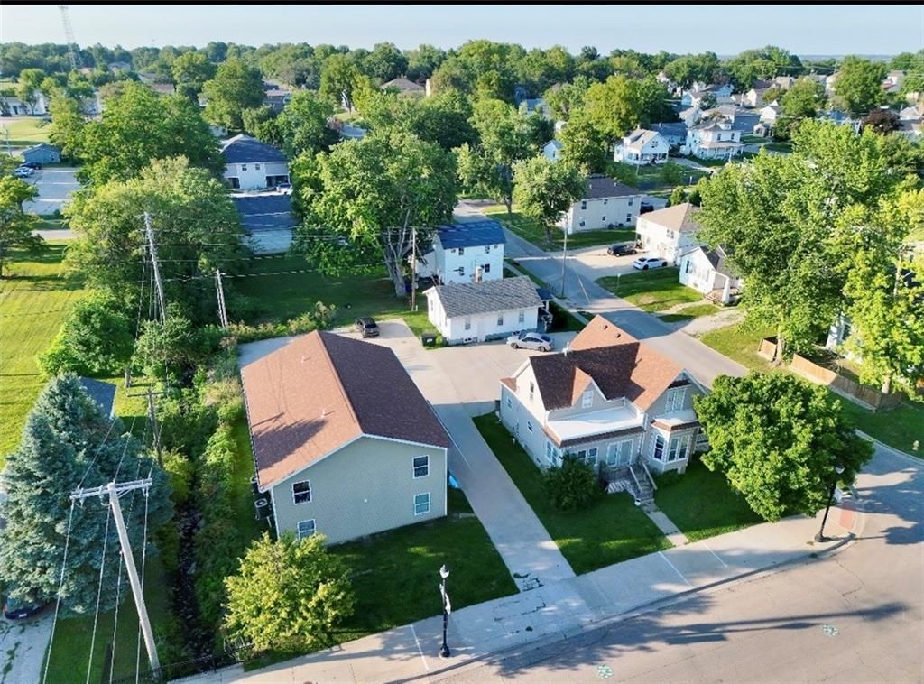 Photo of 404 N WALNUT Street, Maryville, MO 64468 (MLS # 2632268)