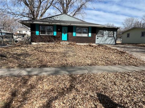 316 Holiday Drive, Lansing, KS 66043 - MLS#: 2532574