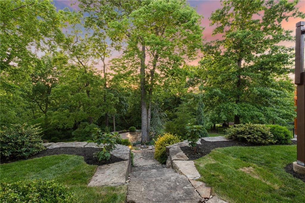 4424 NE Shadow Valley Circle