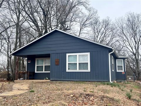 1653 Hardesty Avenue Kansas City MO 64127