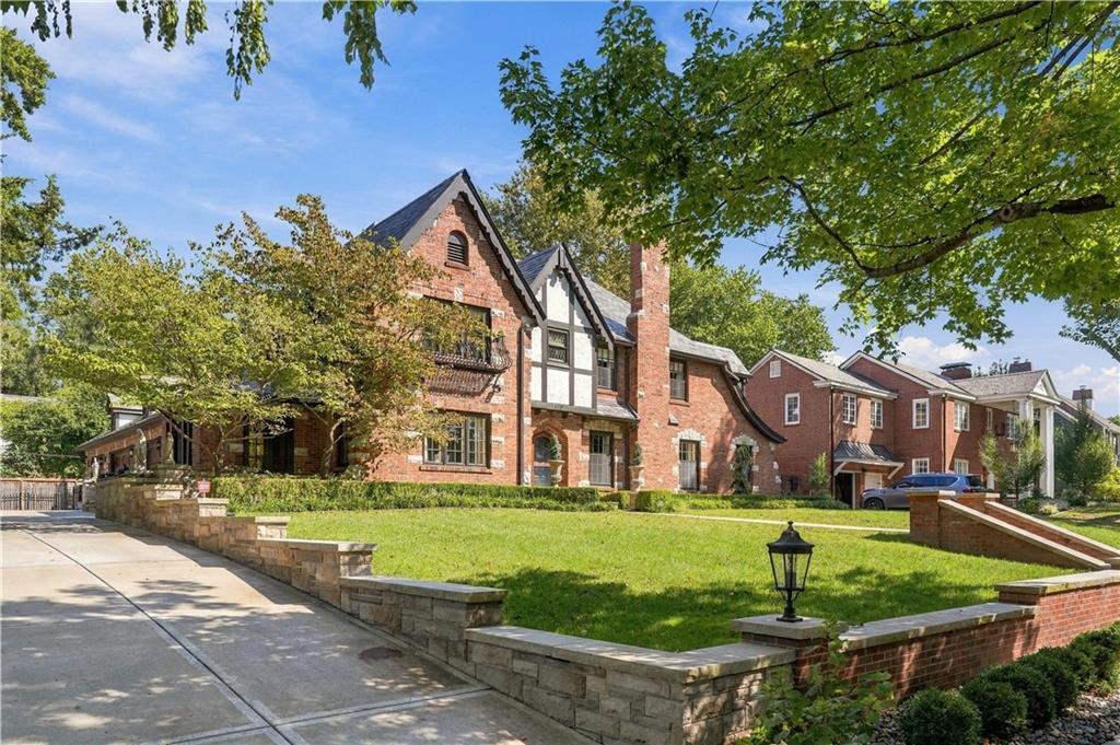 1010 W 65th Street