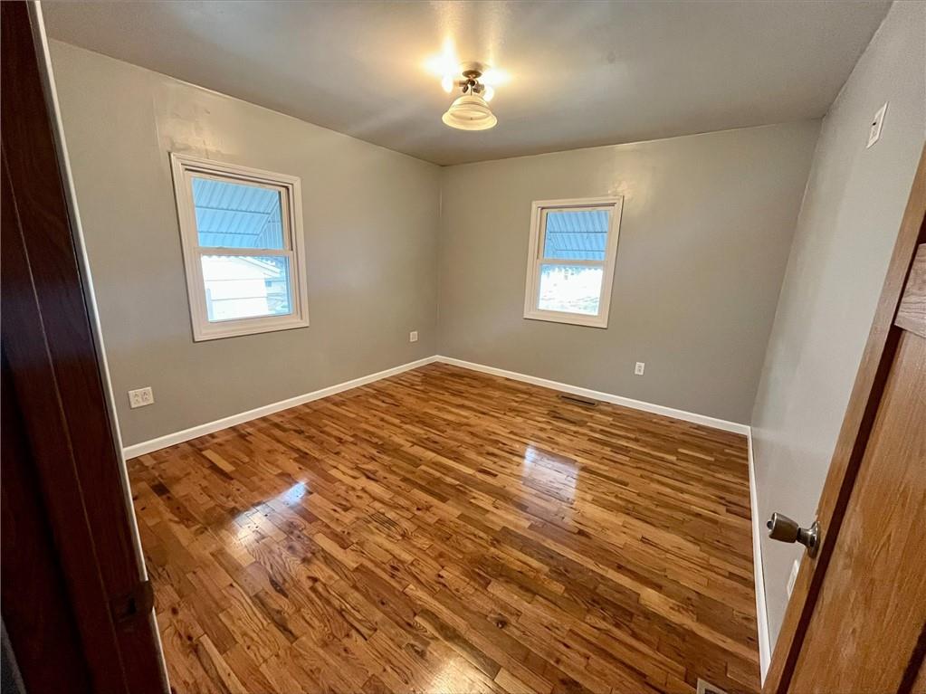 St Joseph, Missouri 64507, United States, 2 Bedrooms Bedrooms, ,1 BathroomBathrooms,Residential,Pending,26692