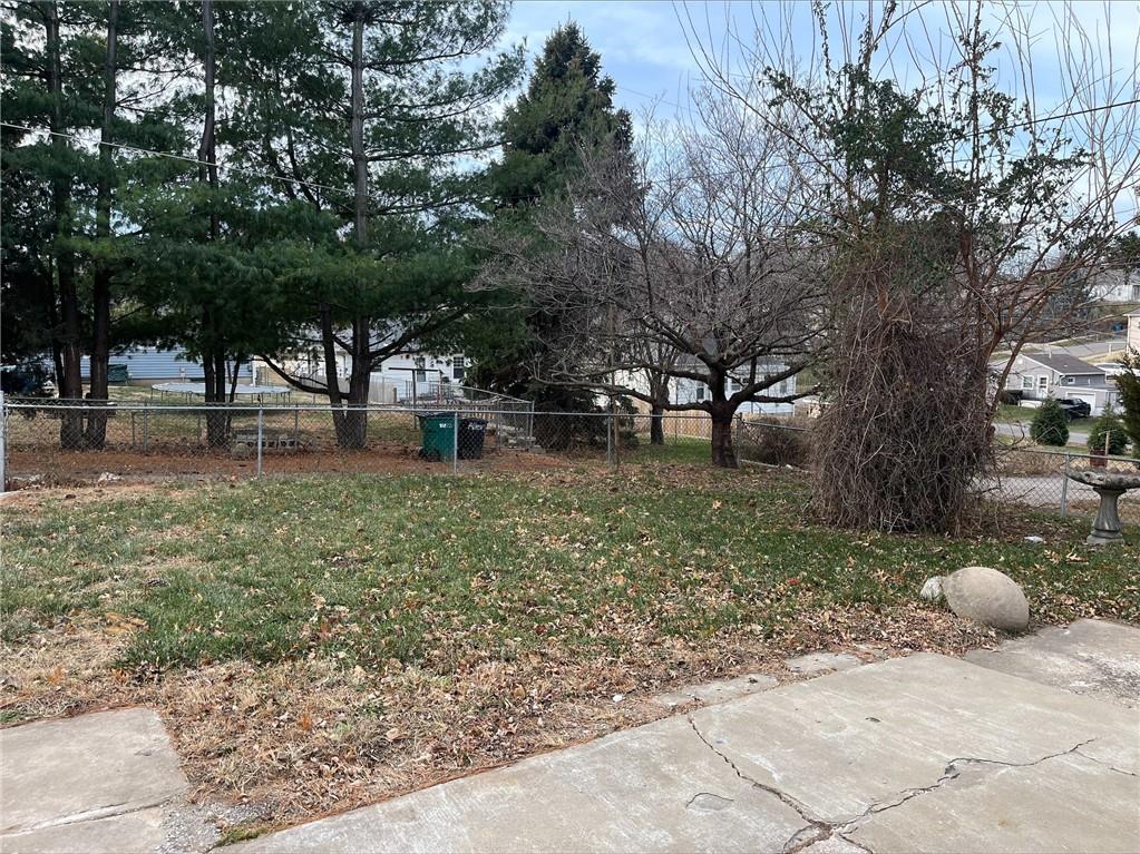 St Joseph, Missouri 64507, United States, 2 Bedrooms Bedrooms, ,1 BathroomBathrooms,Residential,Pending,26692