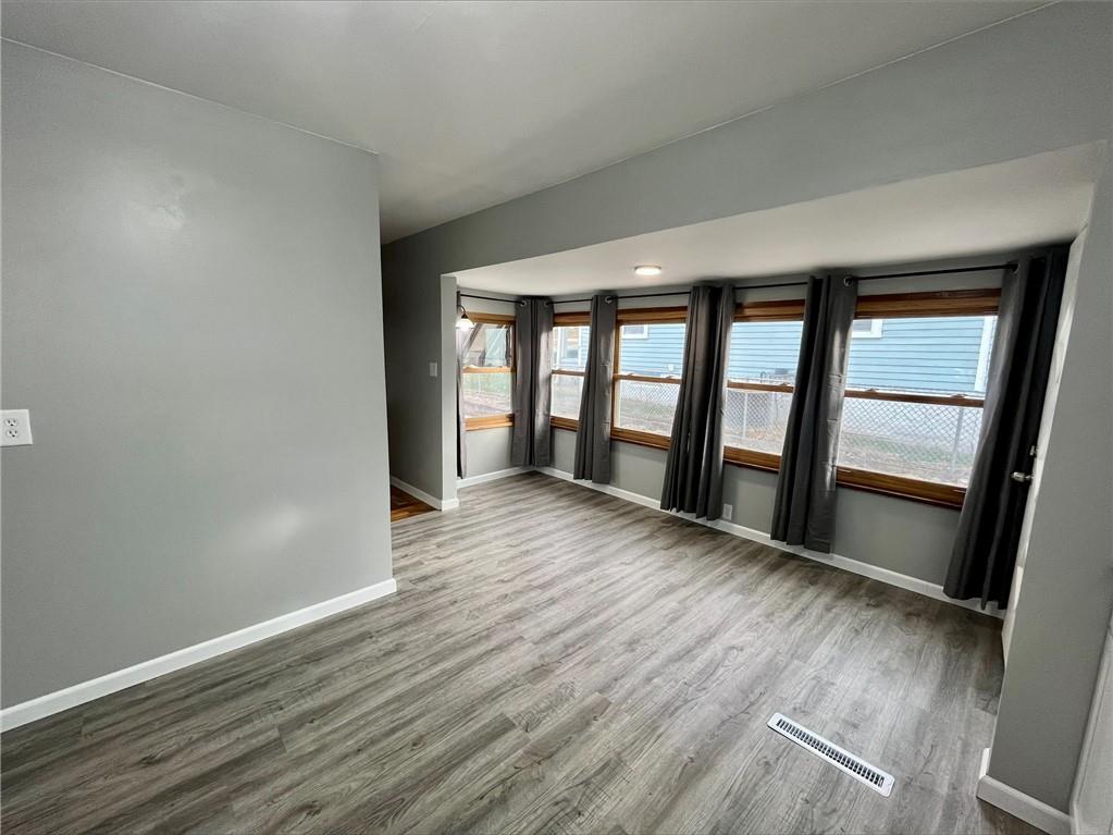 St Joseph, Missouri 64507, United States, 2 Bedrooms Bedrooms, ,1 BathroomBathrooms,Residential,Pending,26692