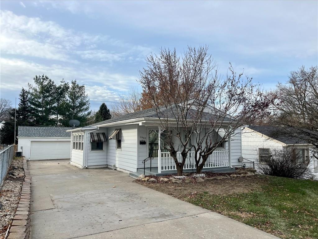 St Joseph, Missouri 64507, United States, 2 Bedrooms Bedrooms, ,1 BathroomBathrooms,Residential,Pending,26692