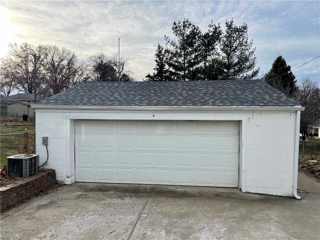 St Joseph, Missouri 64507, United States, 2 Bedrooms Bedrooms, ,1 BathroomBathrooms,Residential,Pending,26692