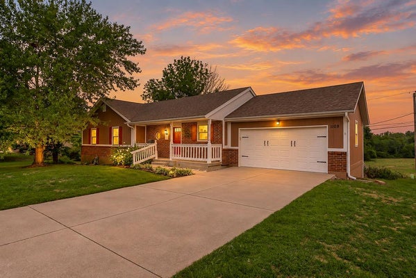 1108 ASH ST, HARRISONVILLE, MO 64701 - Image 167b86d7a0ab18ea0ae2ddce1f94cf48/3488854656