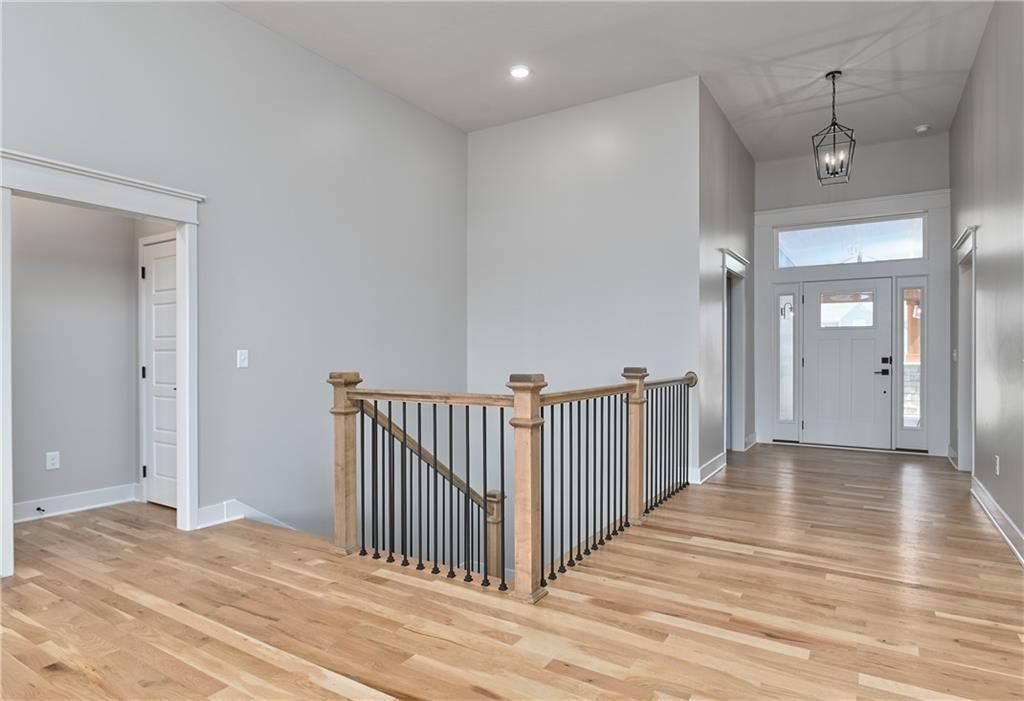 Photo of 6010 Apache Drive, Shawnee, KS 66226 (MLS # 2598853)