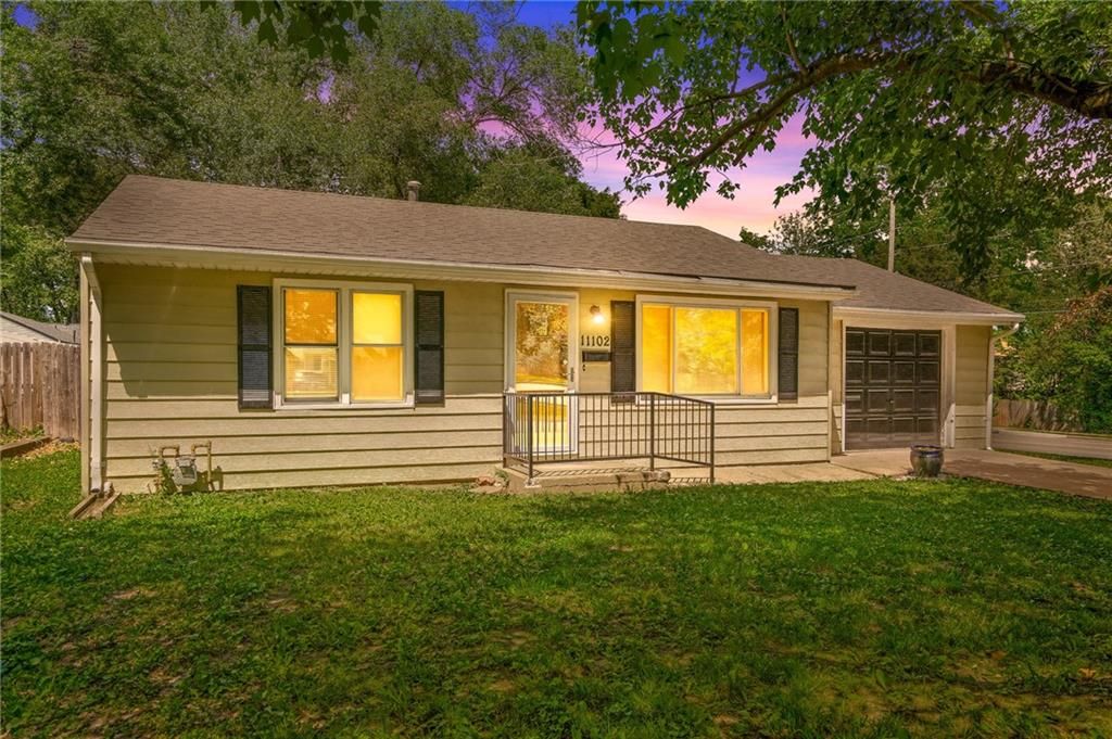 Photo of 11102 W 69TH Terrace, Shawnee, KS 66203 (MLS # 2618133)