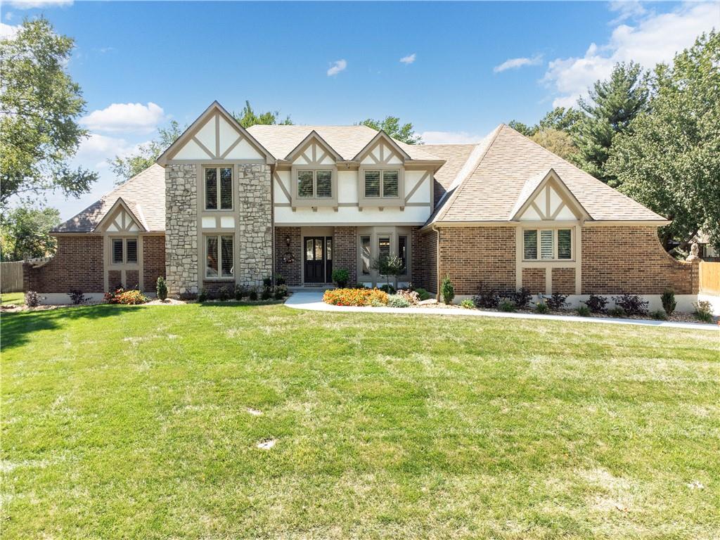 1303 NW Hawk Creek Drive