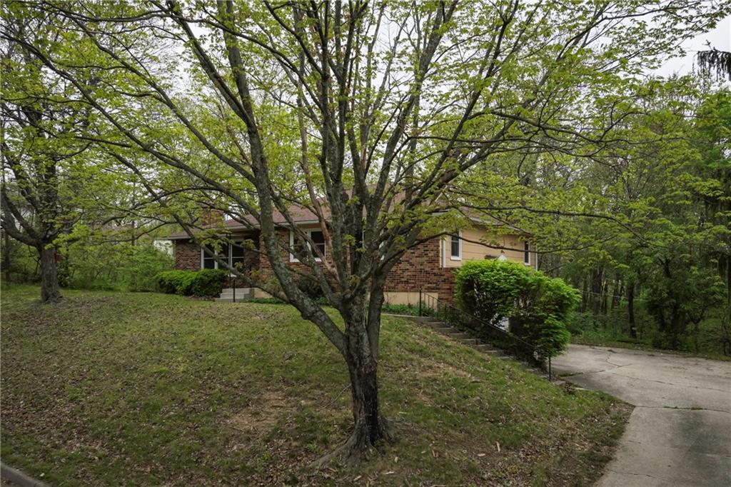 1422 GrandView Drive