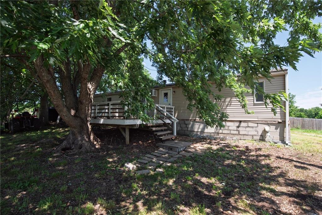 1722 NW 655th Road