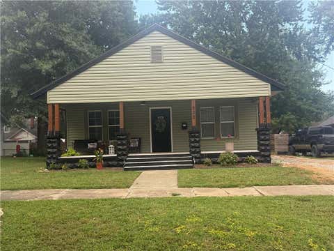 Photo of 832 S Hickory Street, Ottawa, KS 66067 (MLS # 2636928)