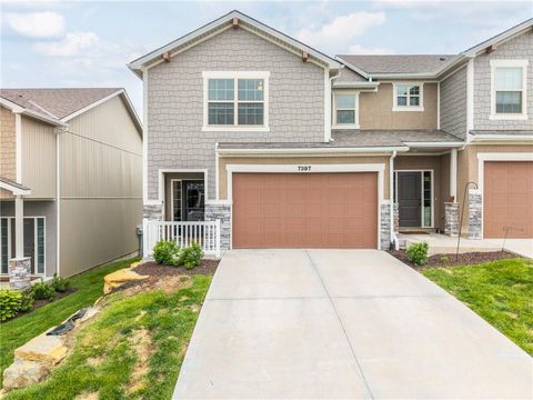 Photo of Grand Slam Street #31 D, Parkville, MO 64152 (MLS # 2617689)