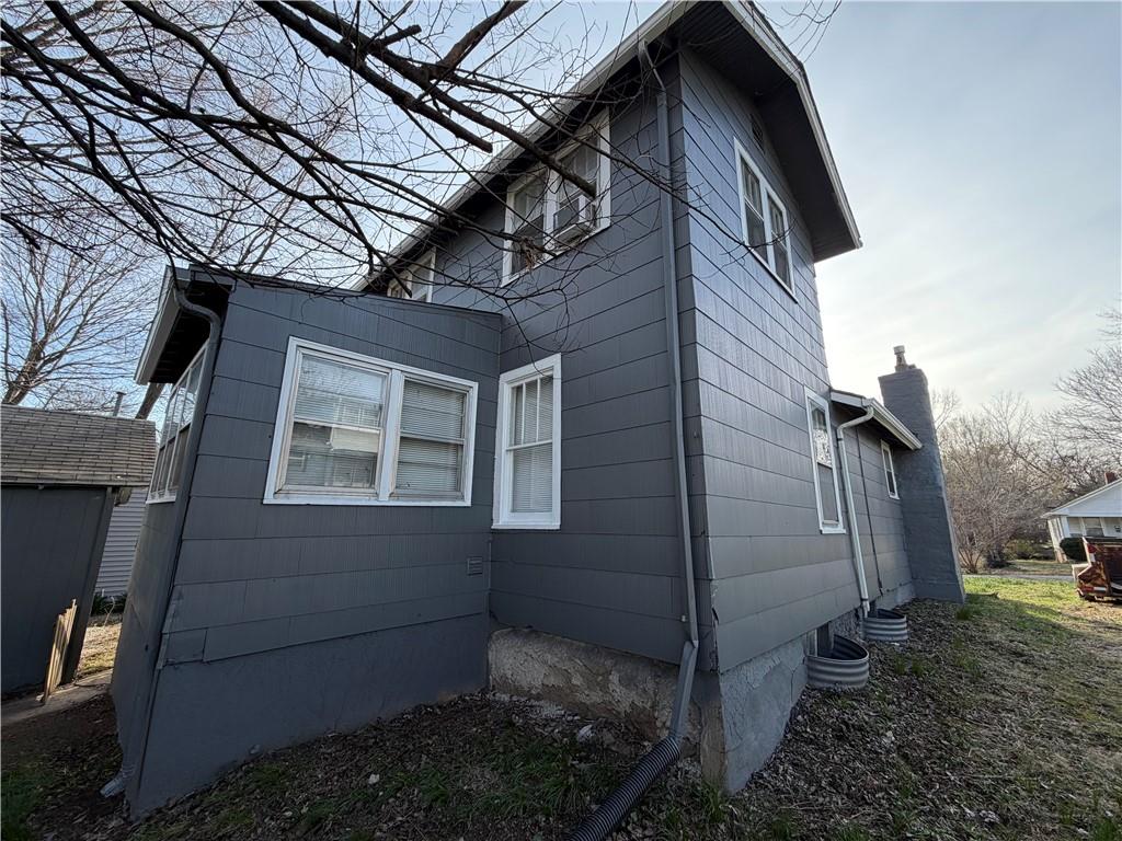 1915 S Overton Avenue