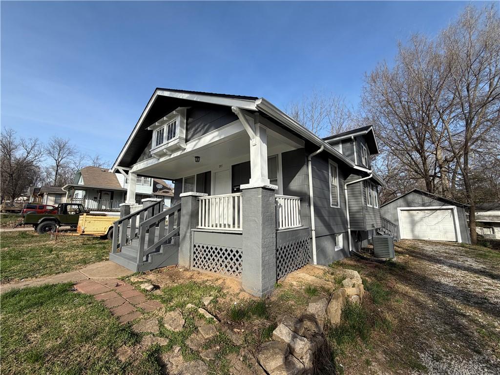 1915 S Overton Avenue