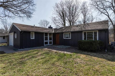 7645 Colonial Drive Prairie Village KS 66208